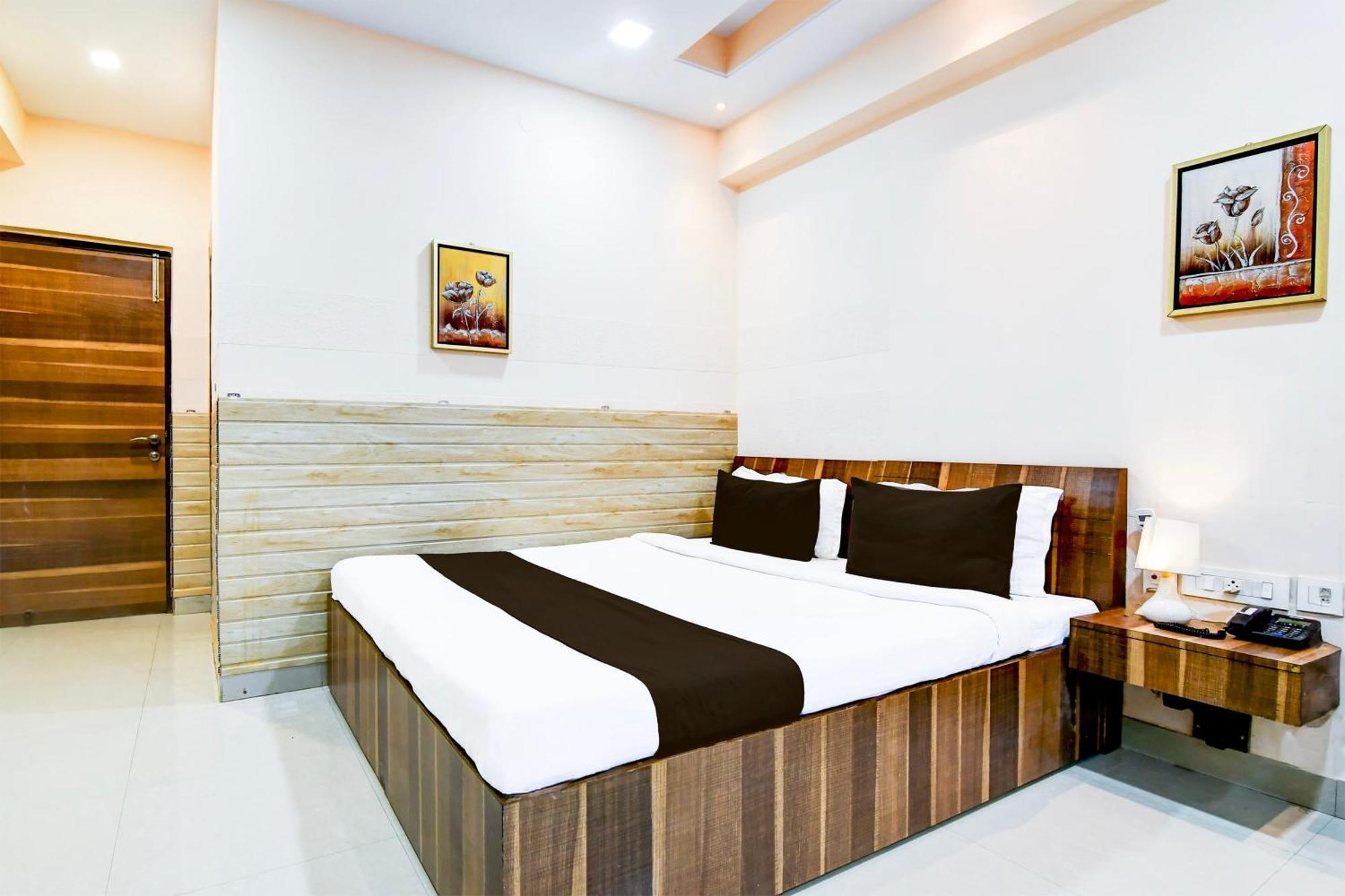 Super Collection O Behala Hotell Bhasa Eksteriør bilde